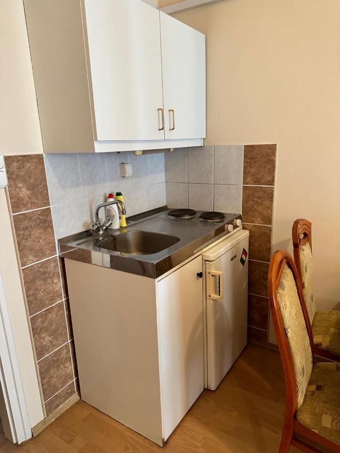 Apartamento Cozy Garden Apartman Gyula Exterior foto
